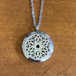 NEW Snowflake Diffuser Necklace
